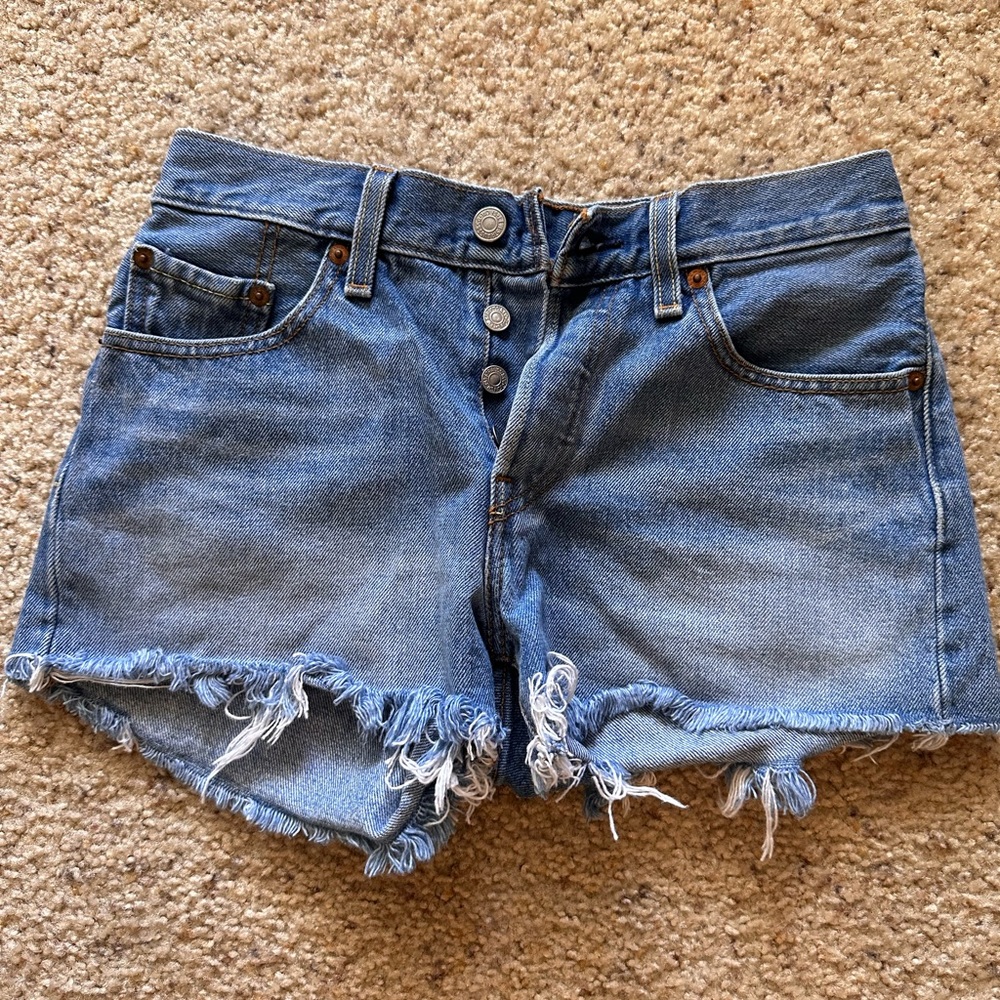 Levi’s 501 Original cropped shorts